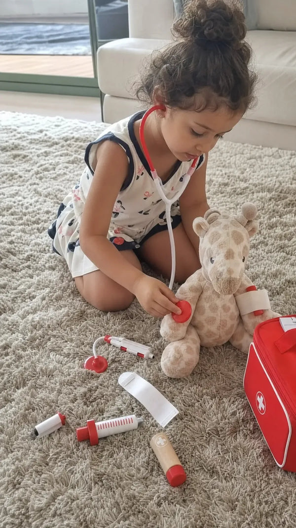 Kit Médico para Crianças Hape - foto de cliente 3