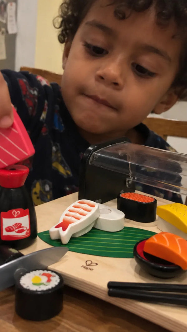 Cliente com a Hora do Sushi Hape 3