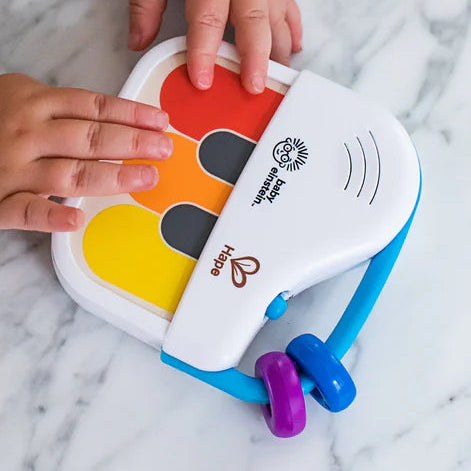 Mini Piano Brinquedos Musicais Educativos de Madeira para Crianças com Toque Mágico – Hape Baby Einstein