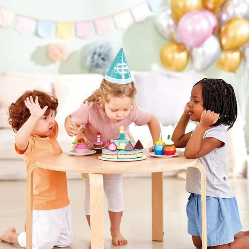Bolo de aniversário de madeira interativo mágico com vela musical que sai quando sopra - Hape