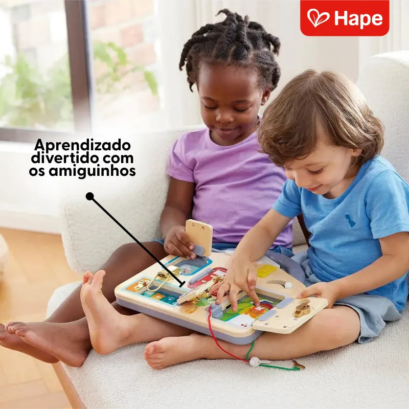 Painel de Atividades de Madeira com Trincos e Fechaduras | HAPE