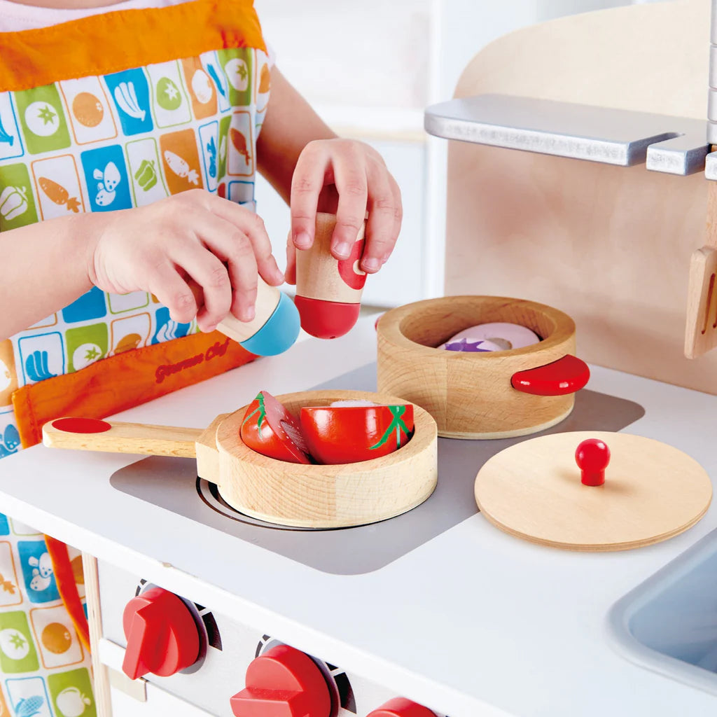 Conjunto de Cozinha Infantil Educativo com Utensílios de Madeira Premium 13 Peças – Hape