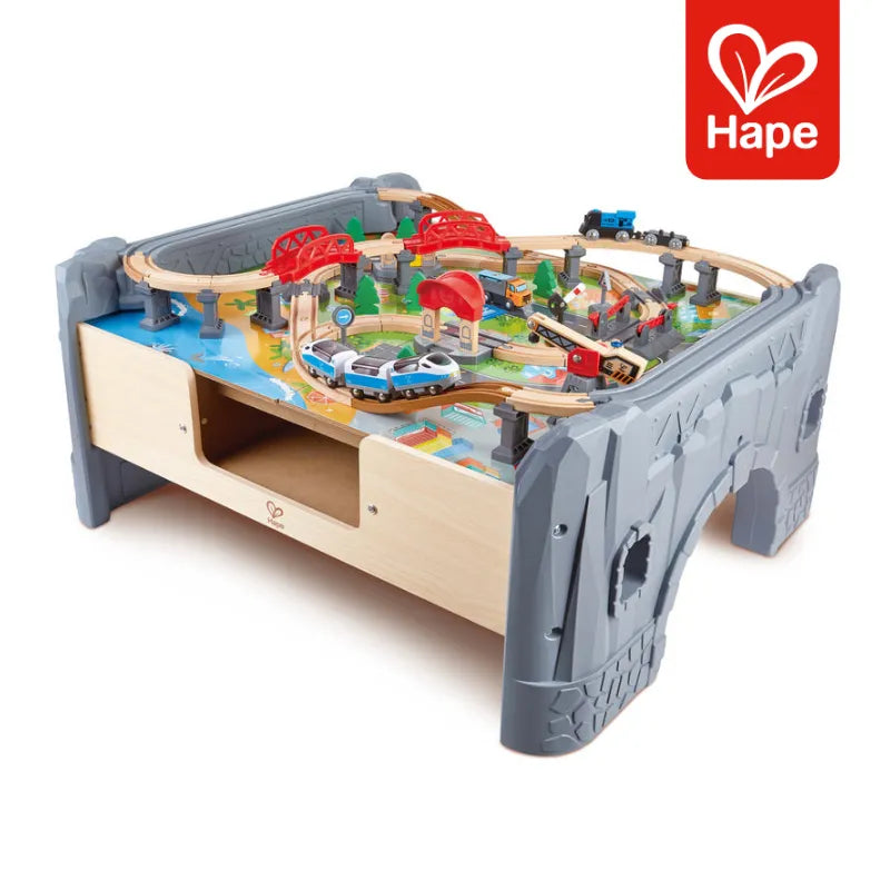 Mesa de Atividades com Pista de Trem de Madeira 70 Peças e Locomotiva a Pilha | HAPE