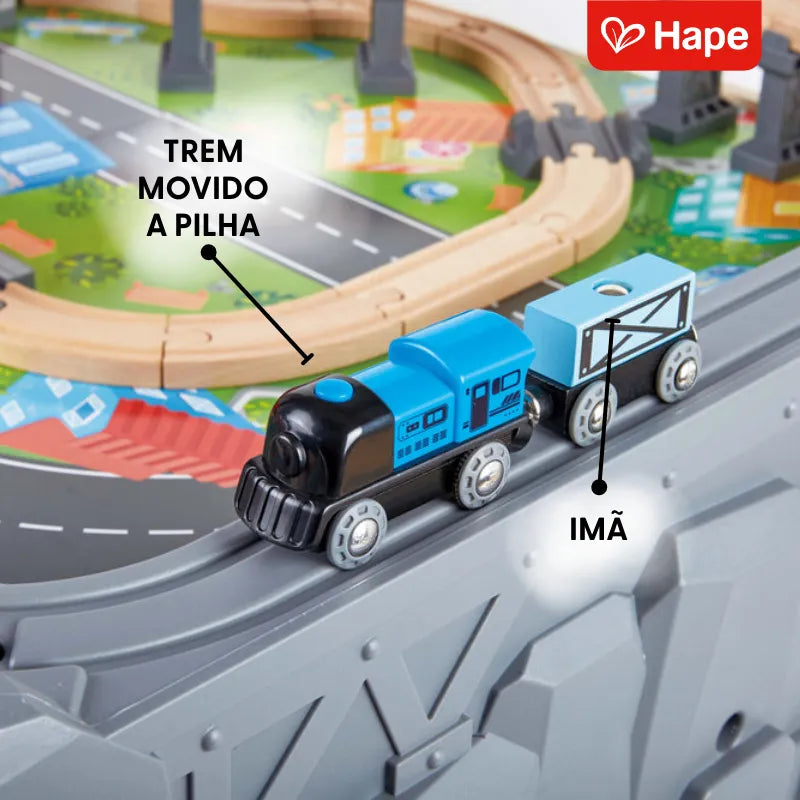 Mesa de Atividades com Pista de Trem de Madeira 70 Peças e Locomotiva a Pilha | HAPE