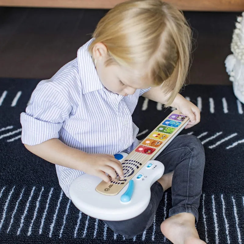 Guitarra Infantil Brinquedo Musical Educativo de Madeira com Magic Touch – Hape