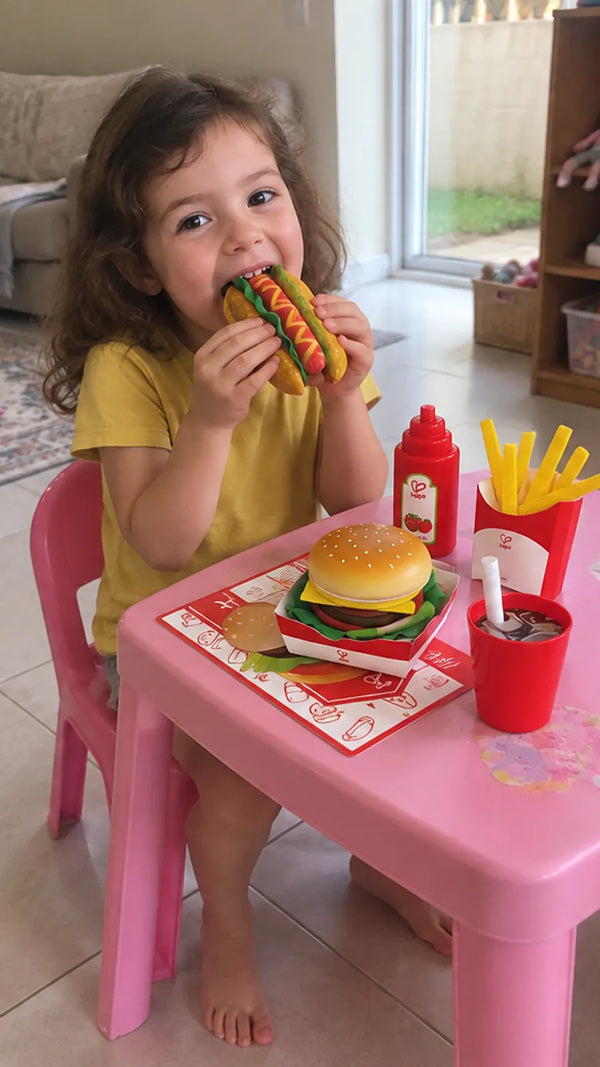 Foto de cliente com o Conjunto Fast Food Hape