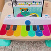 Piano Magic Touch Azul Baby Einstein Hape em ação