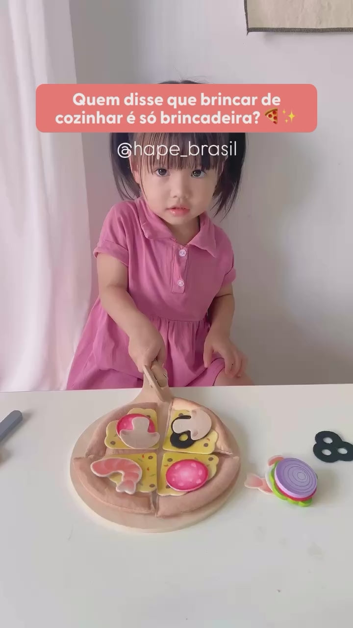 Kit Pizza Infantil de Madeira e Feltro para Cortar com Forno-Caixa | Hape