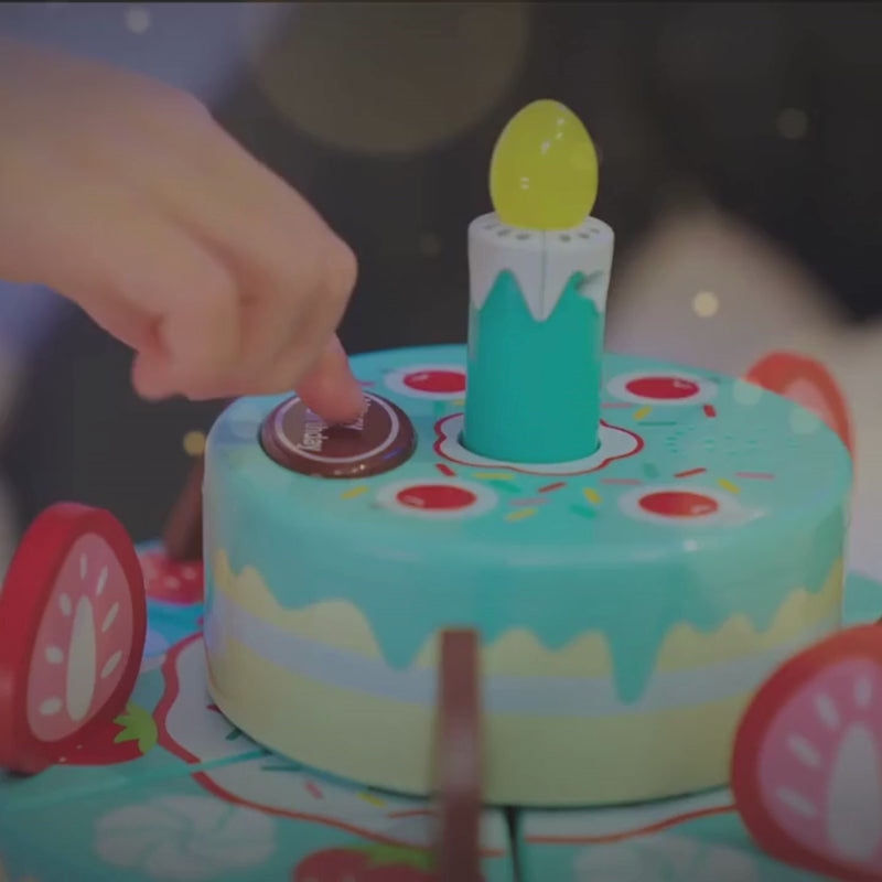 Bolo de aniversário de madeira interativo mágico com vela musical que sai quando sopra - Hape